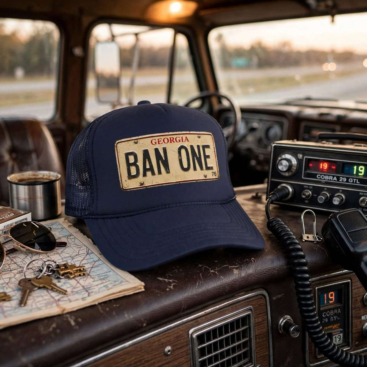 Casquette de camionneur Georgia BAN ONE avec plaque d’immatriculation vintage | Clear Water Trading Co.